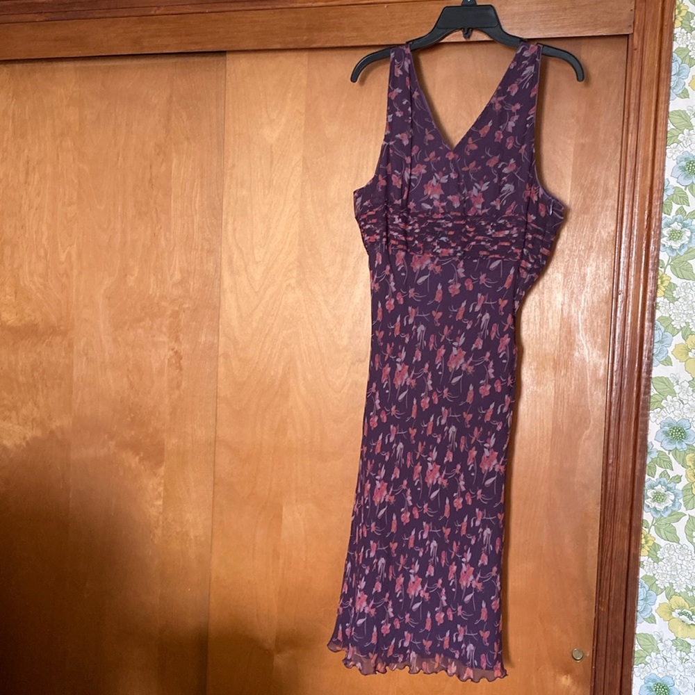 Jacqueline Smith dress size 18 war once